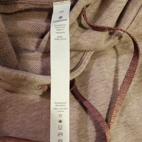 LULULEMON X BARRY'S STRONGER AS ONE CROP H… - Picture 12 of 14